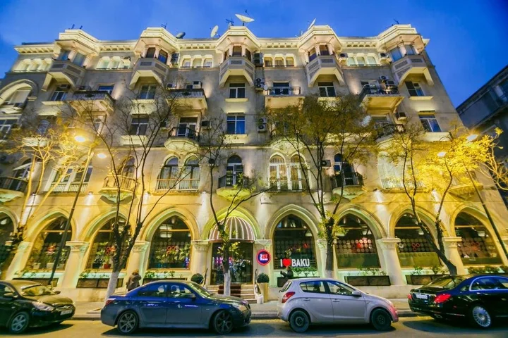 Баку: 7 Bedroom Apartment on LEYLEK - Nİzami st.