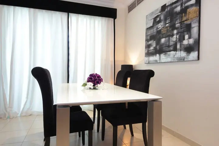 Дубай: 2 BR Apartment - Ocean Heights - MSG 8736