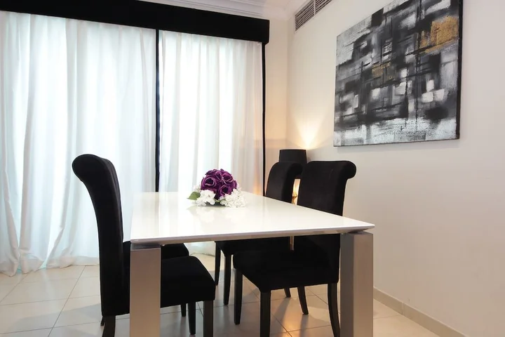 Дубай: 2 BR Apartment - Ocean Heights - MSG 8736