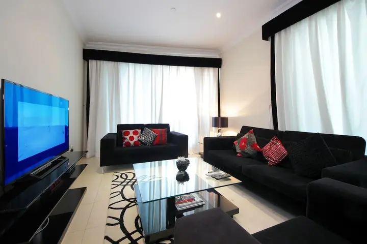 Дубай: 2 BR Apartment - Ocean Heights - MSG 8736