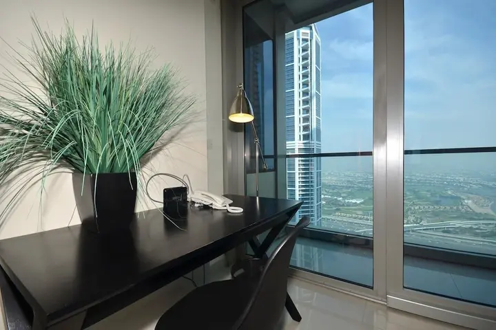 Дубай: 2 BR Apartment - Ocean Heights - MSG 8736