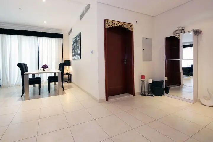 Дубай: 2 BR Apartment - Ocean Heights - MSG 8736