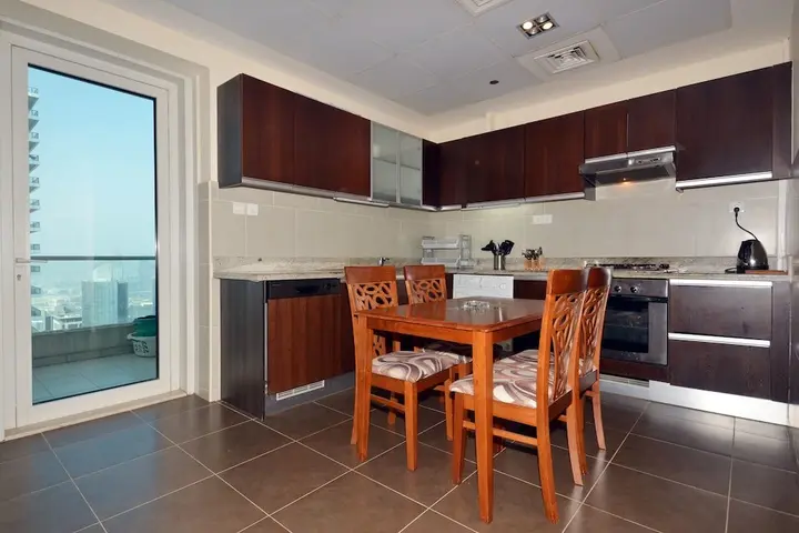 Дубай: 2 BR Apartment - Ocean Heights - MSG 8736