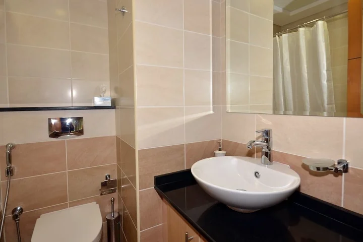 Дубай: 2 BR Apartment - Ocean Heights - MSG 8736