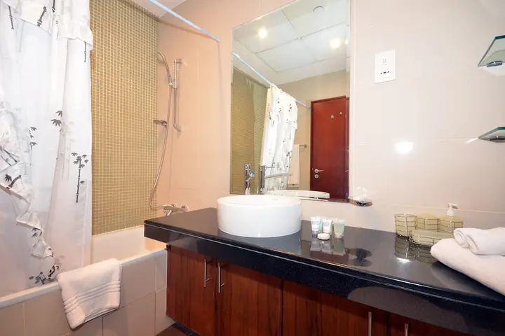 Дубай: 2 BR Apartment - Ocean Heights - MSG 8736