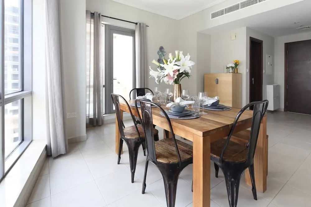 Дубай: Light + Beautiful 1BR in Amazing Downtown Dubai!