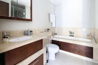 Дубай: Light + Beautiful 1BR in Amazing Downtown Dubai!
