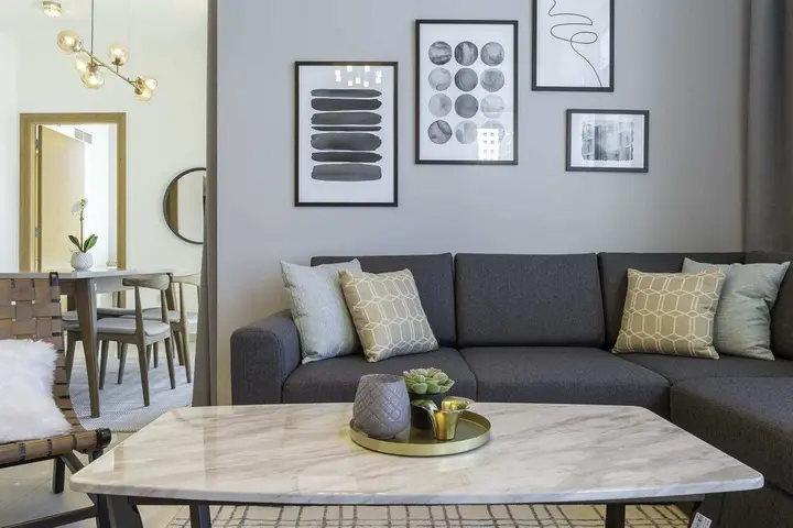 Дубай: Sleek & Serene Apartment w/ Stunning Marina Views