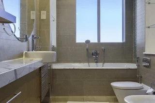 Дубай: Sleek & Serene Apartment w/ Stunning Marina Views