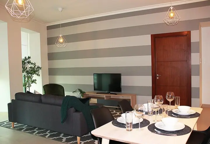 Дубай: 5 Apt in Architectural Marvel of Dubai