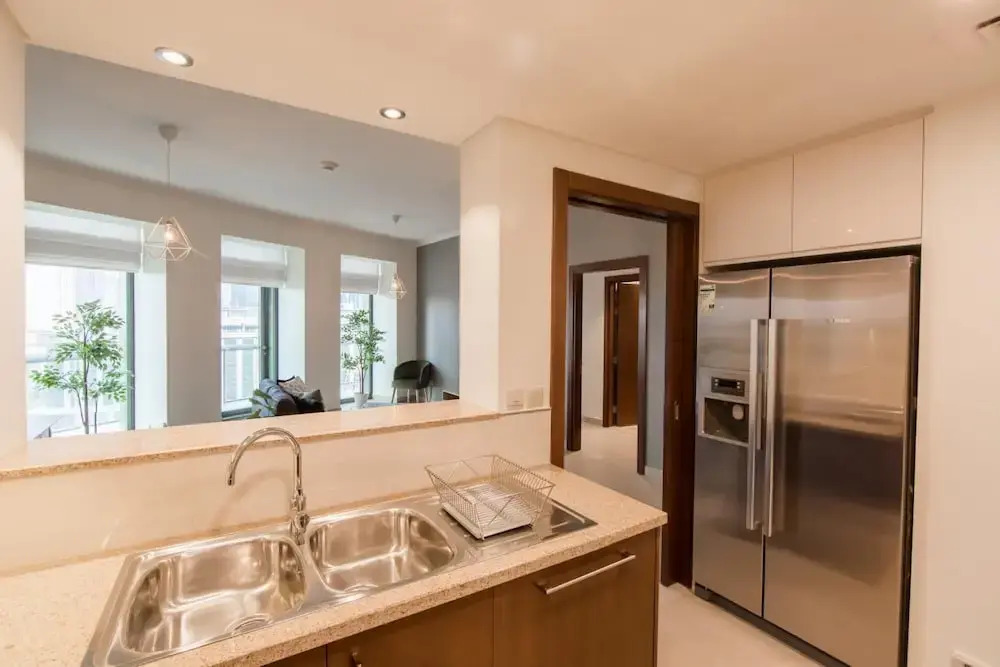 Дубай: 5 Apt in Architectural Marvel of Dubai