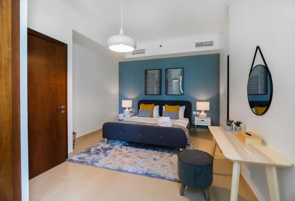 Дубай: 5 Apt in Architectural Marvel of Dubai