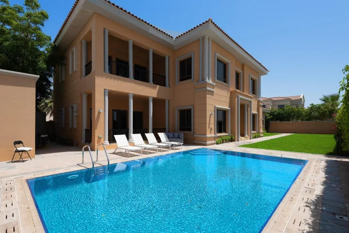 Дубай: Maison Privee - Luxury 5BR Villa with Private Pool and Beach