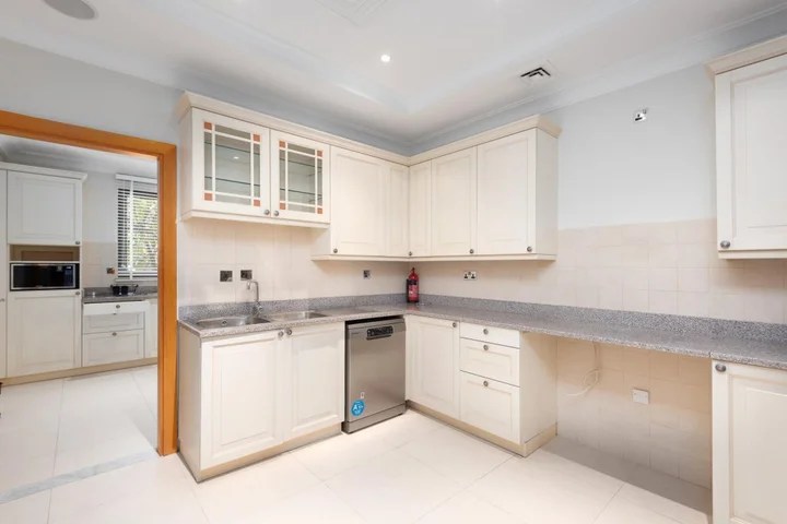 Дубай: Maison Privee - Luxury 5BR Villa with Private Pool and Beach