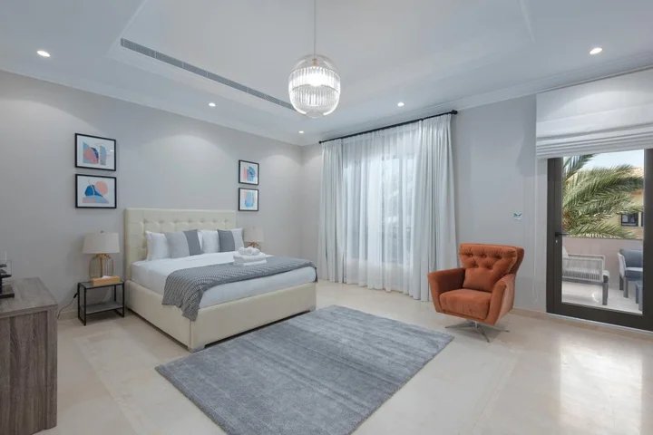Дубай: Maison Privee - Luxury 5BR Villa with Private Pool and Beach
