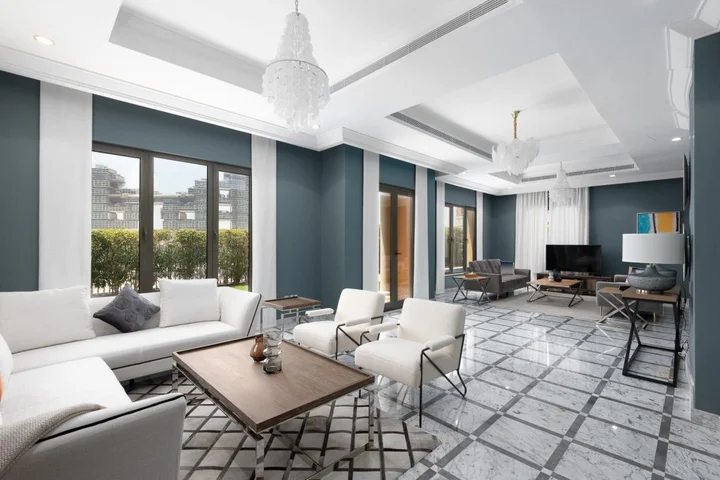Дубай: Maison Privee - Luxury 5BR Villa with Private Pool and Beach