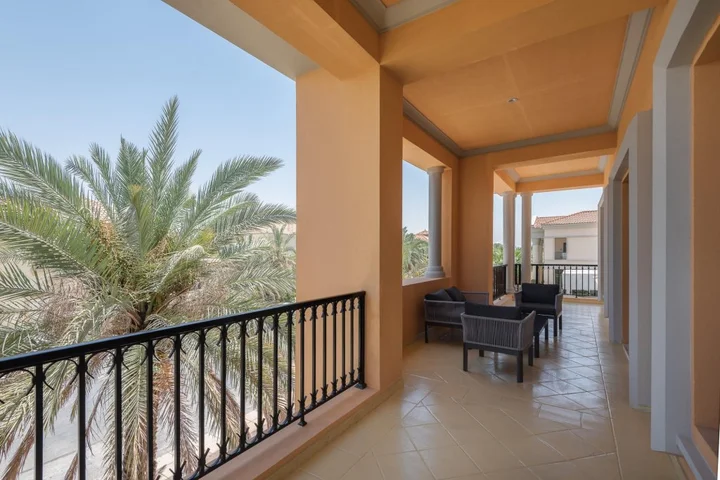 Дубай: Maison Privee - Luxury 5BR Villa with Private Pool and Beach