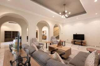 Дубай: Maison Privee - Luxury 5BR Villa with Private Pool and Beach