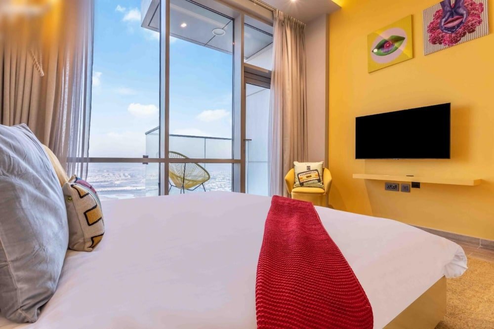 Дубай: Lux 2B Apt Dubai Canal Water View