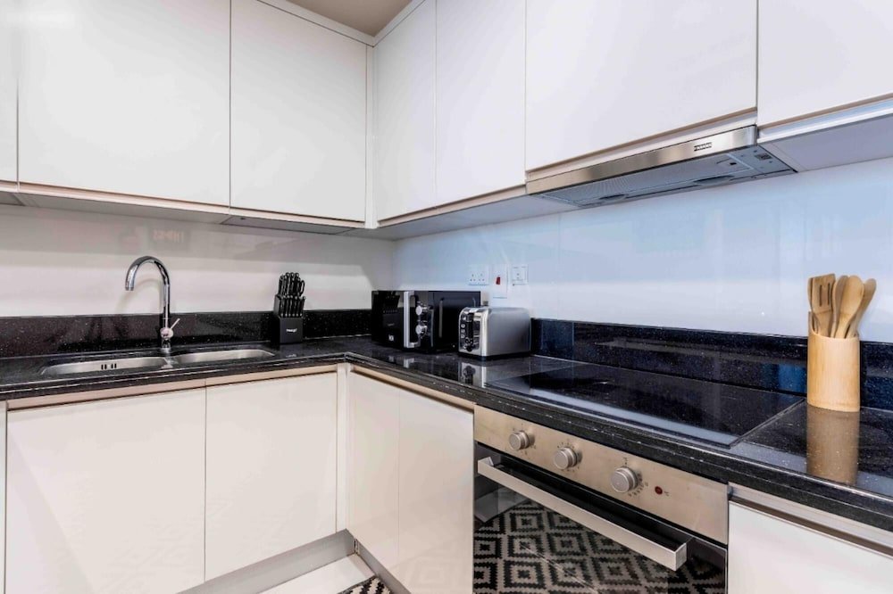 Дубай: Lux 2B Apt Dubai Canal Water View