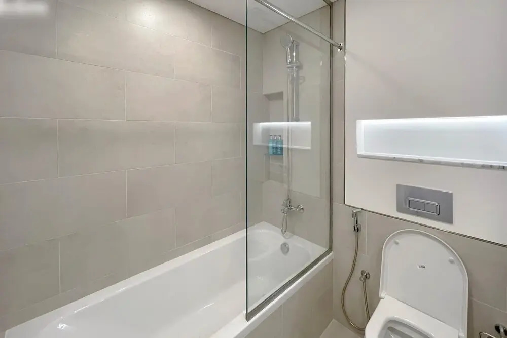 Дубай: Elegant Pool View | 2BR Apartment