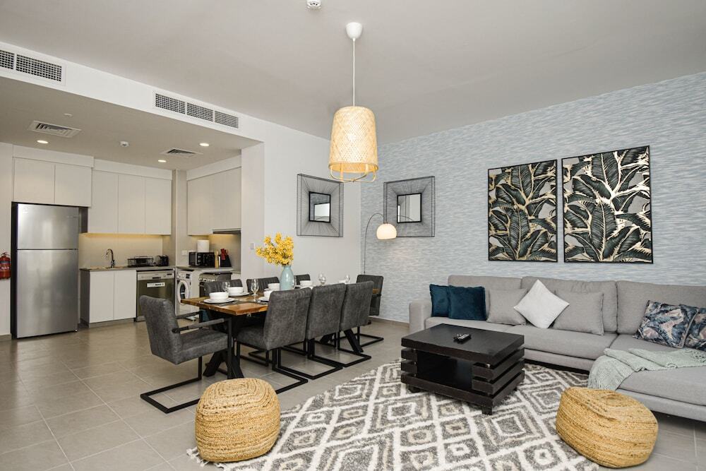 Дубай: Elegant 3 BR Dubai South