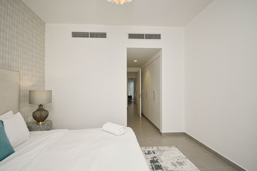 Дубай: Elegant 3 BR Dubai South