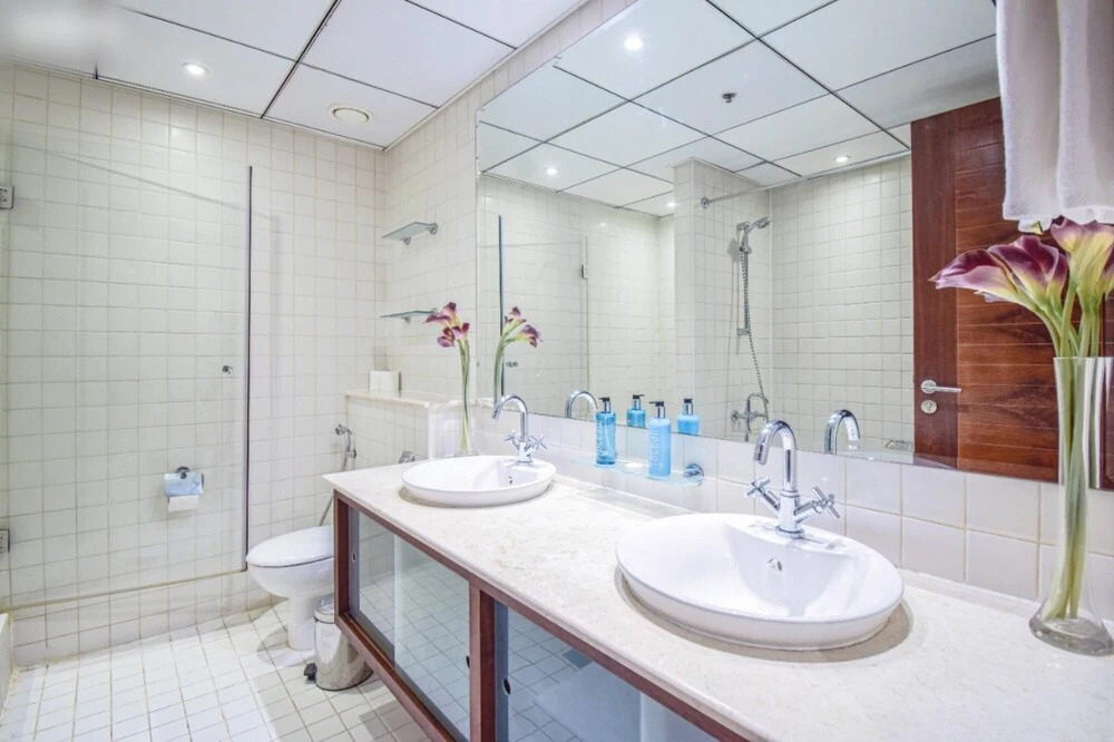 Дубай: 2B Apt With Waterfront View JBR