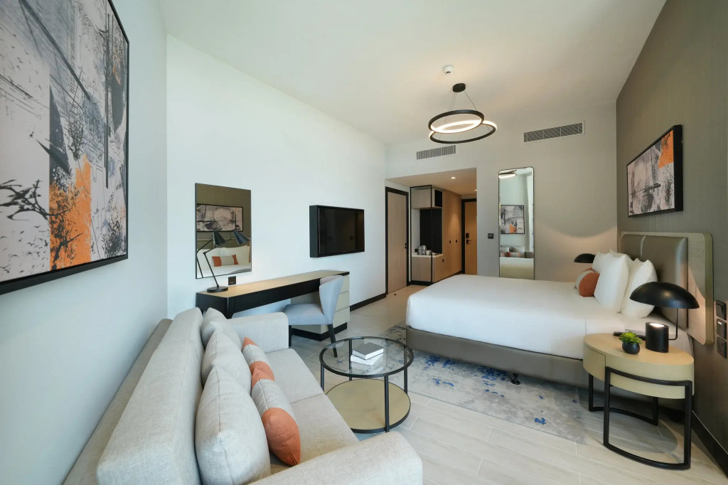 Дубай: Damac Hills 2 Hotel, an Edge by Rotana Hotel