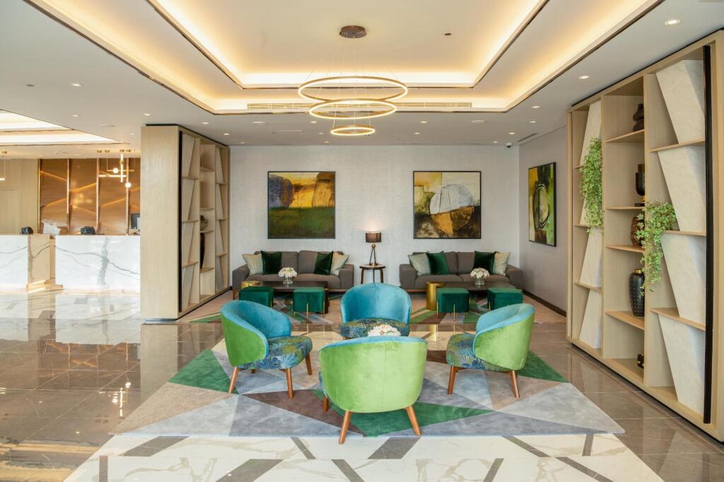 Дубай: Damac Hills 2 Hotel, an Edge by Rotana Hotel