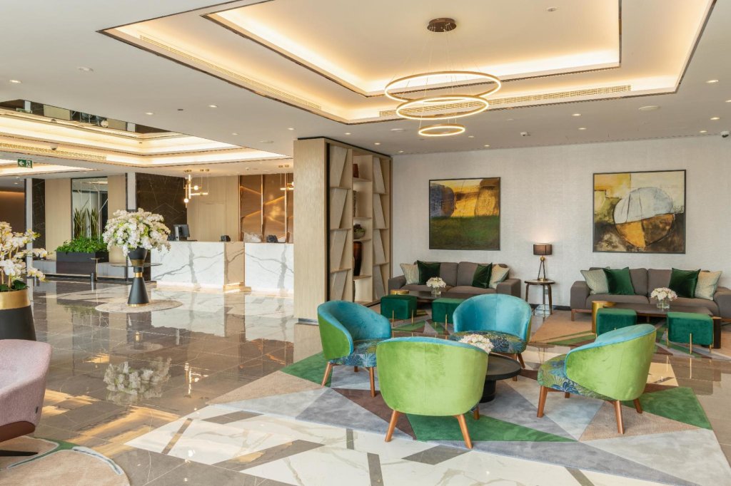Дубай: Damac Hills 2 Hotel, an Edge by Rotana Hotel