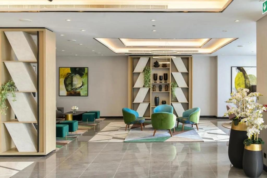 Дубай: Damac Hills 2 Hotel, an Edge by Rotana Hotel