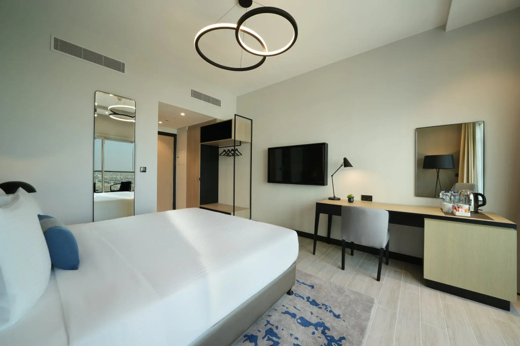 Дубай: Damac Hills 2 Hotel, an Edge by Rotana Hotel