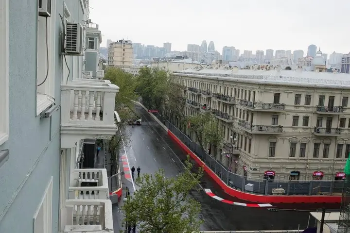 Баку: City Center seafront F1 View next to Hilton Hotel