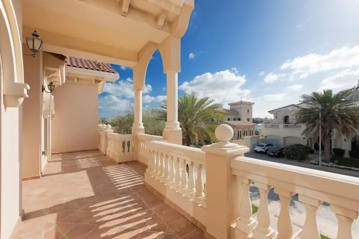 Maison Privee - Palm Jumeirah Beach Front XL Villa w/Prvt Pool — фото 1