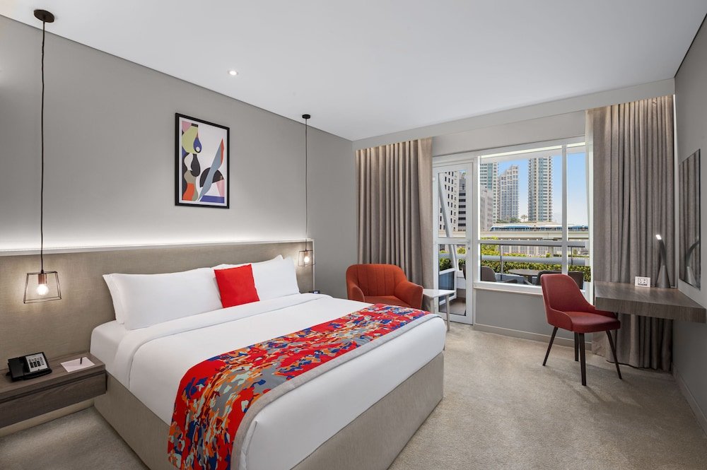 Дубай: Leva Hotel and Suites Mazaya Centre