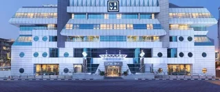 Дубай: Leva Hotel and Suites Mazaya Centre