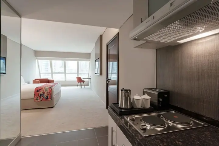 Дубай: Leva Hotel and Suites Mazaya Centre