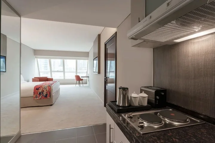 Дубай: Leva Hotel and Suites Mazaya Centre