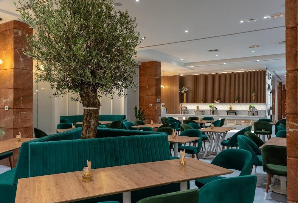 Дубай: Leva Hotel and Suites Mazaya Centre