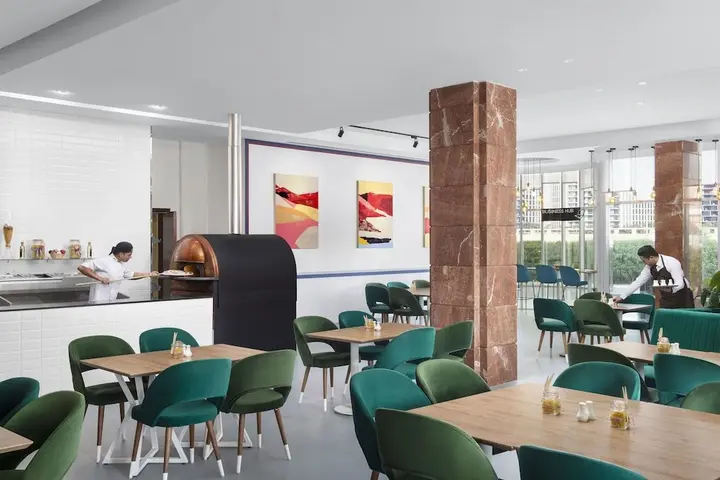 Дубай: Leva Hotel and Suites Mazaya Centre