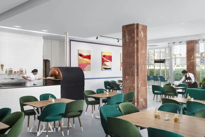 Дубай: Leva Hotel and Suites Mazaya Centre