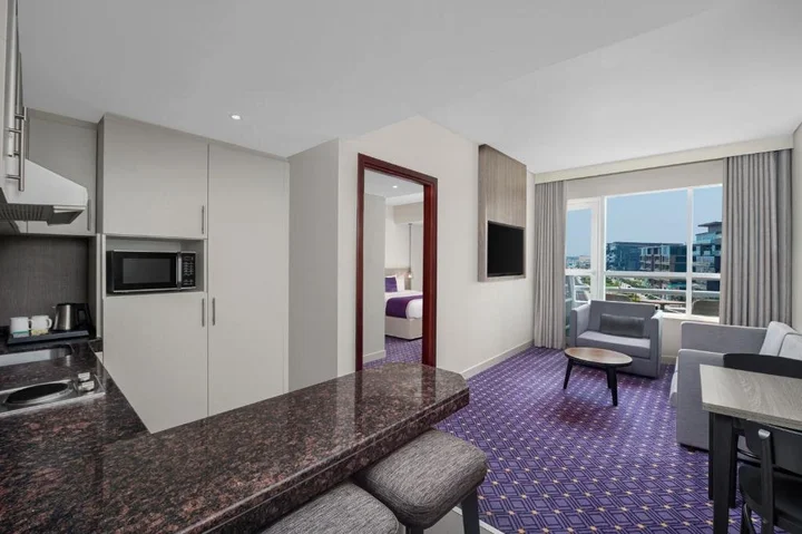 Дубай: Leva Hotel and Suites, Opposite Downtown
