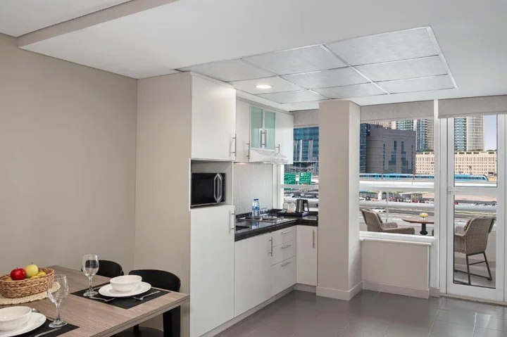 Дубай: Leva Hotel and Suites, Opposite Downtown