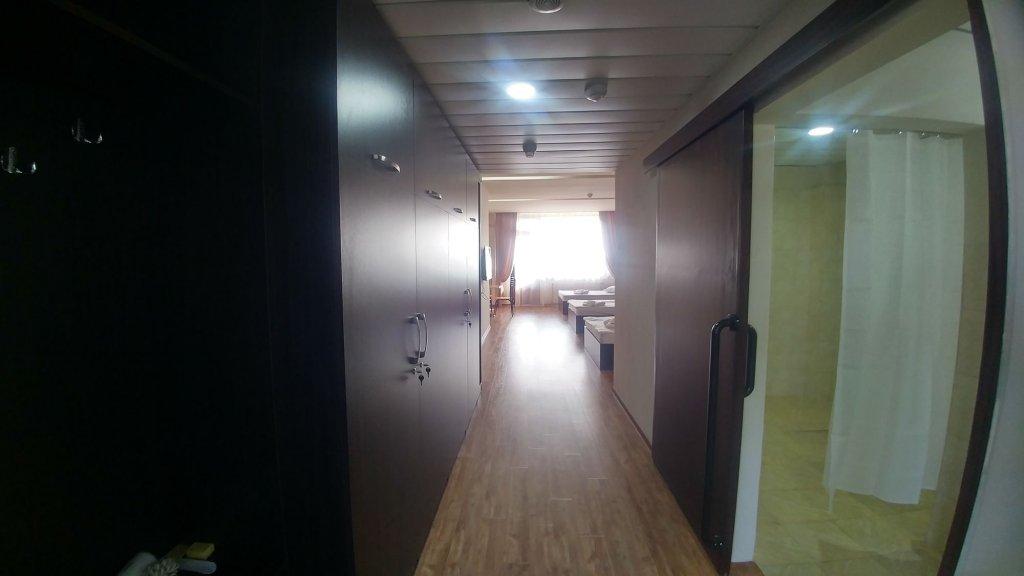 Ереван: Cross Health Center