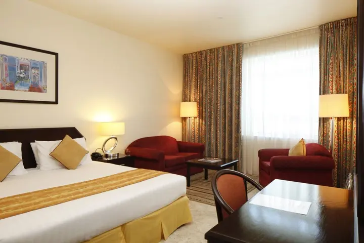 Дубай: Avari Hotel Apartments
