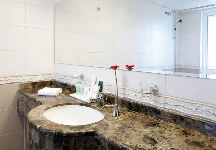 Дубай: Avari Hotel Apartments