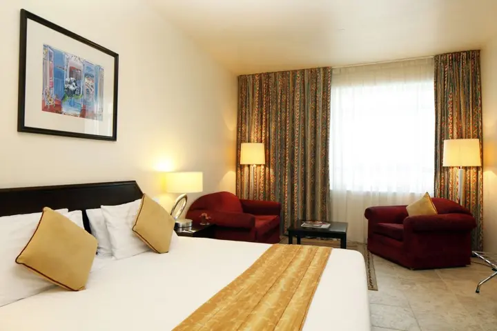 Дубай: Avari Hotel Apartments