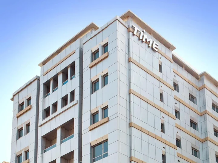 Дубай: TIME Topaz Hotel Apartment