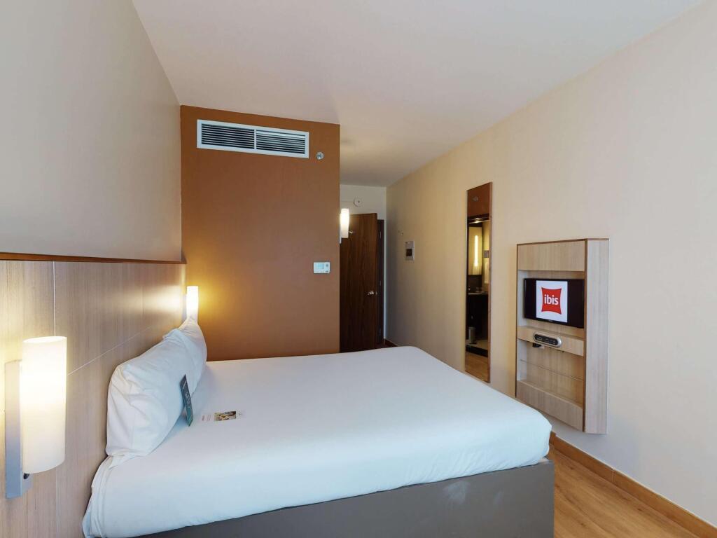 Дубай: Ibis Al Barsha